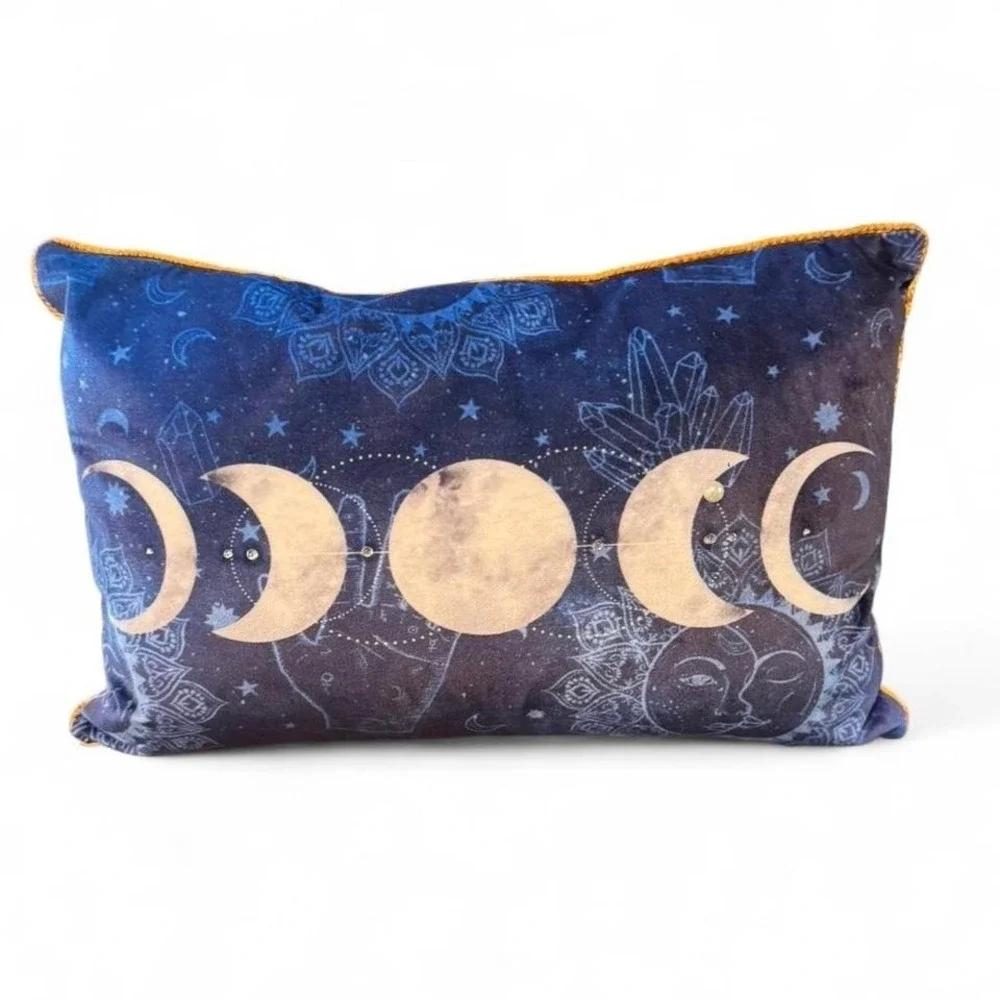 Tarot Moon Phase Pillow blue‎ with yellow trim, excellent condition 18